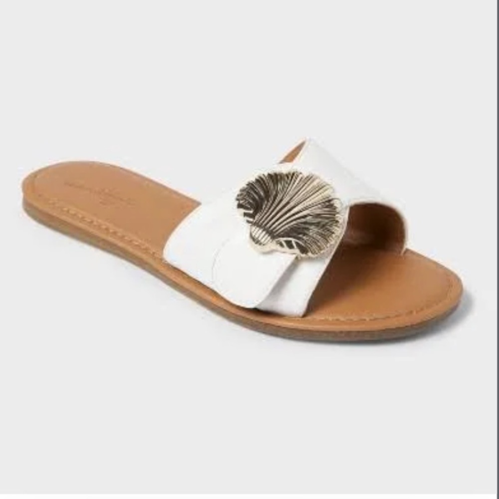 Universal Thread Women's Sandals with Shell Detail